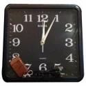Horloge murale carrée 4Go avec caméra cachée