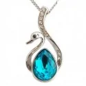 Collier pendentif cygne argenté, strass et turquoise