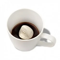 Mug tête de requin cachée
