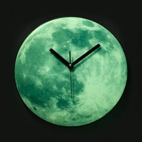 Horloge lune qui brille dans la nuit