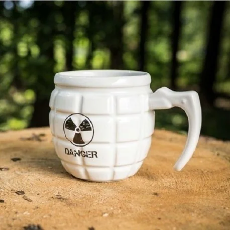 Tasse grenade motif pictogramme danger à anse cuillère