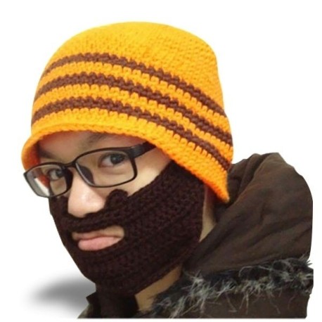 Bonnet à fausse barbe